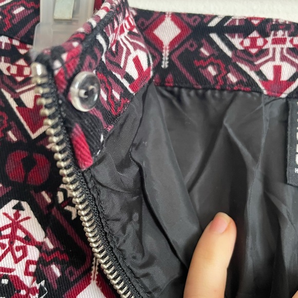 Printed zip up skirt !! - Picture 6 of 6